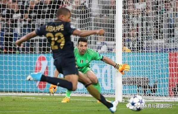  摩纳哥角球战术屡试不爽，连续两点头球敲开大门  